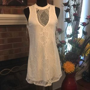 VERLINDA LACE GIGI SHIFT DRESS (WHITE)